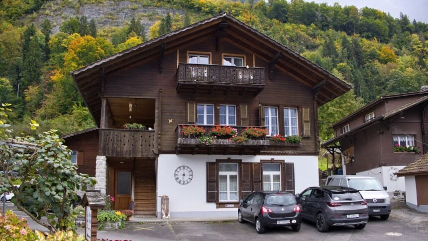 Incendie de crans-montana : le principal suspect placé en détention pour violences conjugales Incendie de Crans-Montana : le principal suspect placé en détention pour violences conjugales