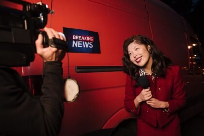 Léa Salamé se retire du 20 Heures de France 2 après la candidature de Glucksmann