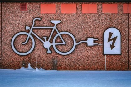 Fraude aux vélos électriques : 10 086 deux-roues saisis vendus aux enchères à vendeville Fraude aux vélos électriques : 10 086 deux-roues saisis vendus aux enchères à Vendeville