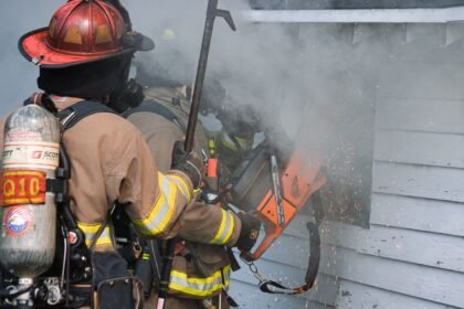Incendie à isneauville : 40 résidents évacués, un mort dans la résidence le vieux colombier Incendie à Isneauville : 40 résidents évacués, un mort dans la résidence Le Vieux Colombier