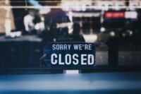 33 000 patrons ont perdu leur emploi en France au premier semestre