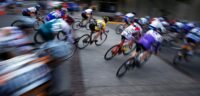 Vuelta 2026 : matthew brennan double la mise avec une 2e victoire d’étape au sprint voiture piétons Caen