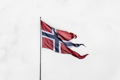 Mort du roi Harald V de Norvège : Haakon VIII monte sur le trône