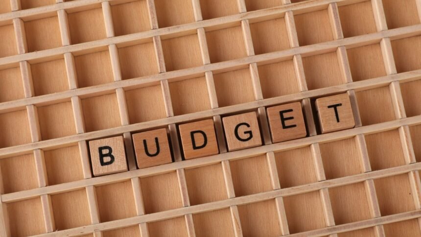 Budget 2027 : le gouvernement lecornu cible les retraites et la santé pour réduire le déficit Budget 2027 : le gouvernement Lecornu cible les retraites et la santé pour réduire le déficit
