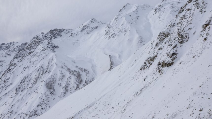 Nirmal purja, légende de l'alpinisme, tué dans une avalanche au pakistan Nirmal Purja, légende de l’alpinisme, tué dans une avalanche au Pakistan