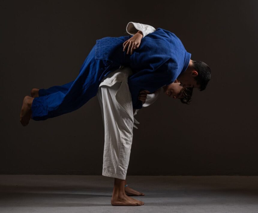 Judo : teddy riner contraint au forfait, son retour repoussé Teddy Riner forfait Lima