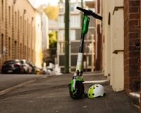 Trottinettes électriques : casque et gilet réfléchissant obligatoires à paris dès ce samedi dossiers fantômes violences sexuelles mineurs