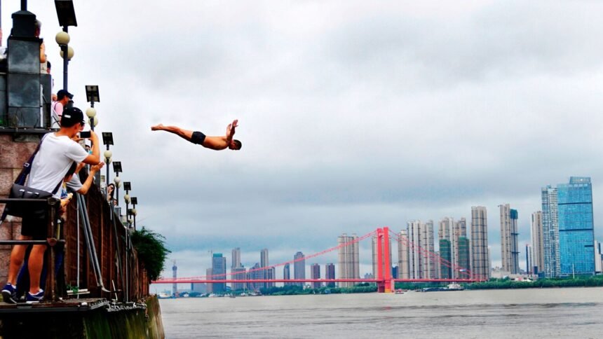 Gary hunt décroche le bronze dans la seine aux championnats d'europe de natation Gary Hunt décroche le bronze dans la Seine aux Championnats d’Europe de natation