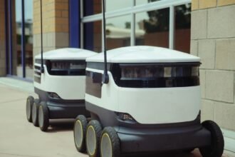 La france ouvre la voie aux robots livreurs autonomes sur ses routes en bref