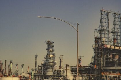 Yémen : les houthis revendiquent une frappe sur une raffinerie saoudienne d'aramco Yémen : les Houthis revendiquent une frappe sur une raffinerie saoudienne d’Aramco