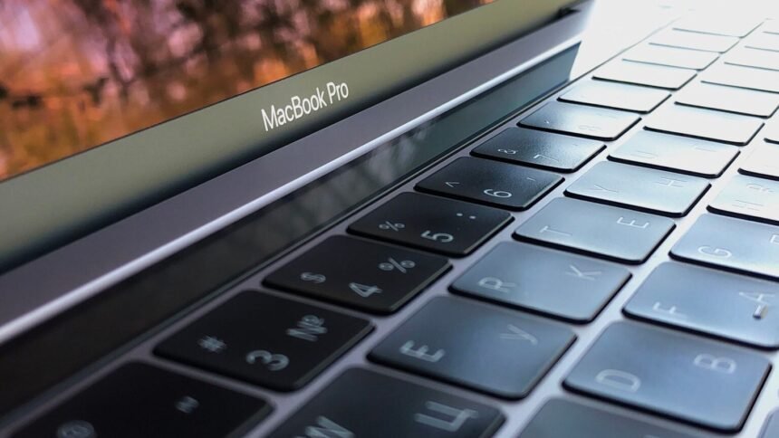 Apple : iphone pliable, robot et home hub fuitent via macos tahoe Apple : iPhone pliable, robot et Home Hub fuitent via macOS Tahoe