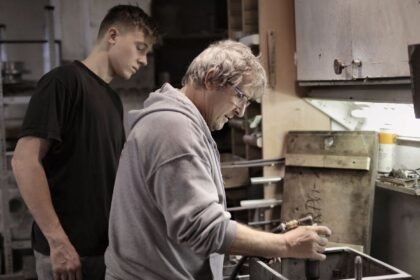 Apprentissage : le gouvernement presse les entreprises d’embaucher des jeunes