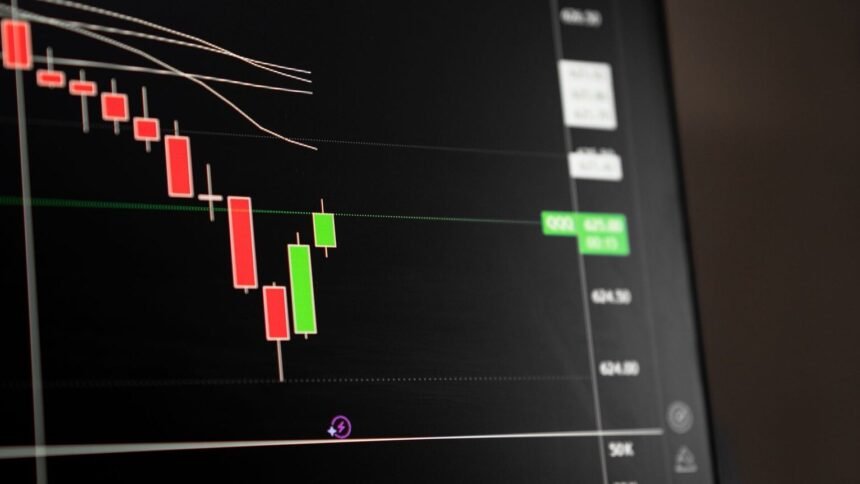CAC 40 : la Bourse de Paris recule à 8 453 points, tensions sur l&rsquo;Iran