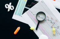 CAC 40 : les bénéfices bondissent de 34 % au premier semestre, à 73 milliards