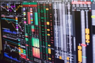 Bourse : le CAC 40 gagne 0,98 %, Francfort bat un record malgré la Fed
