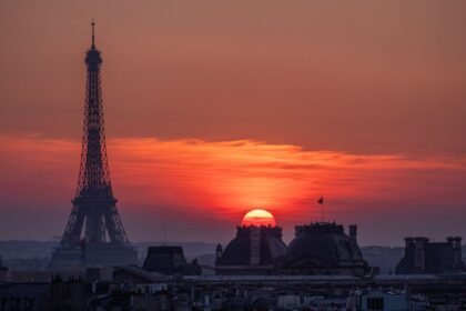 Canicule : jusqu'à 38 °c ce lundi, 20 départements en vigilance orange Canicule : jusqu'à 38 °C ce lundi, 20 départements en vigilance orange