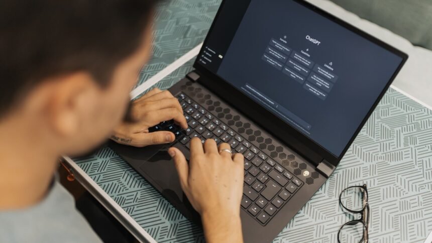 Chatgpt pour ados : openai muscle le contrôle parental dès 13 ans ChatGPT pour ados : OpenAI muscle le contrôle parental dès 13 ans