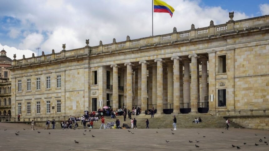 Colombie : abelardo de la espriella investi président, rupture avec petro Colombie : Abelardo de la Espriella investi président, rupture avec Petro