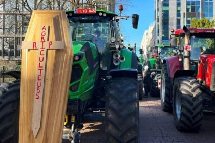Deux-Sèvres : la rave-party d&rsquo;Aubigny évacuée après le siège des agriculteurs