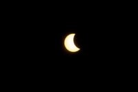 Éclipse solaire : c'est parti, le maximum attendu à 20h17 en France