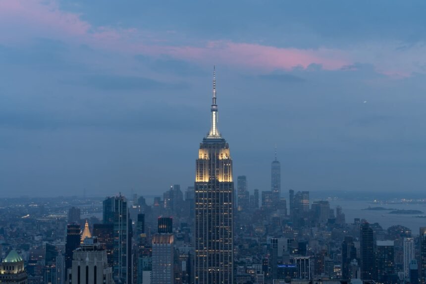 Le couple qui a escaladé l'empire state building de retour au tribunal Le couple qui a escaladé l'Empire State Building de retour au tribunal