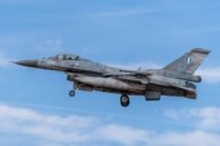 L'armée américaine fait voler un F-16 de chasse entièrement piloté par une IA
