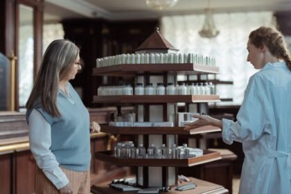 French pharmacy : ces touristes qui dévalisent les pharmacies françaises French Pharmacy : ces touristes qui dévalisent les pharmacies françaises