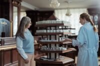 French pharmacy : ces touristes qui dévalisent les pharmacies françaises French Pharmacy : ces touristes qui dévalisent les pharmacies françaises