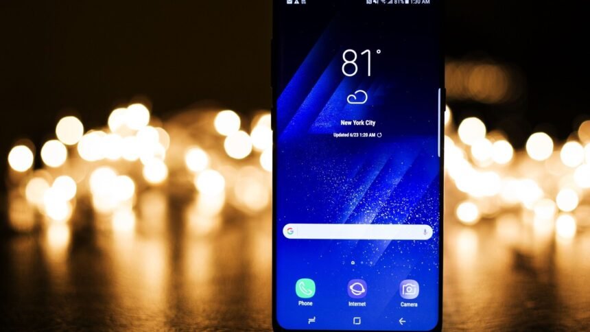 Galaxy S26 FE : Samsung dévoile son smartphone à 799 euros, prix critiqué
