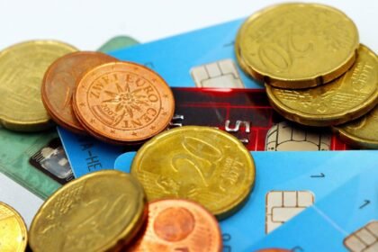 Retraites au-dessus de 3 000 euros : un gel envisagé pour 2027 Retraites au-dessus de 3 000 euros : un gel envisagé pour 2027