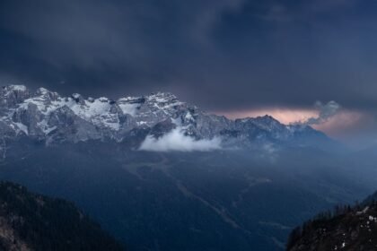 Hautes-Pyrénées : deux randonneurs foudroyés sur le GR10, pronostic vital engagé