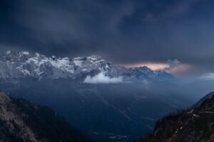 Hautes-pyrénées : deux randonneurs foudroyés sur le gr10, pronostic vital engagé Hautes-Pyrénées : deux randonneurs foudroyés sur le GR10, pronostic vital engagé