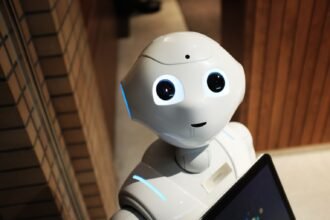 IA Act : chatbots et contenus IA doivent s'identifier dès ce 2 août