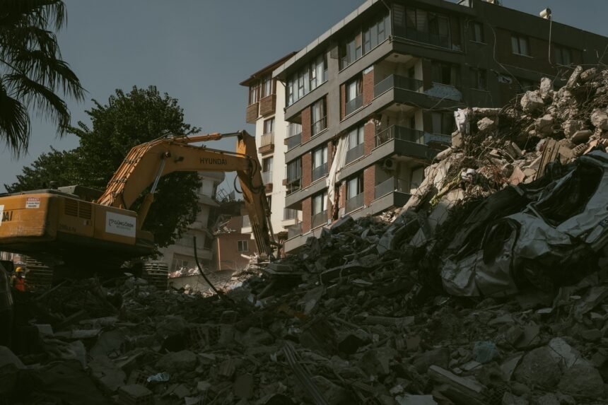 Italie : un séisme de magnitude 4,7 fait 26 blessés près de naples Italie : un séisme de magnitude 4,7 fait 26 blessés près de Naples