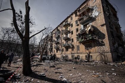 Kiev : une frappe de missiles russes fait au moins sept morts cette nuit