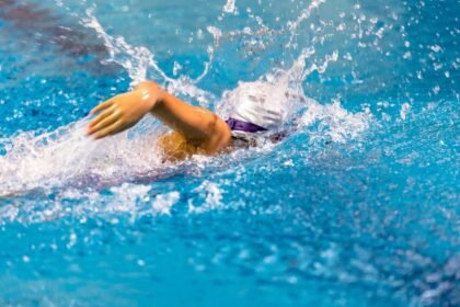 Après l&rsquo;or au papillon, Marchand enchaîne en finale du 400 m nage libre