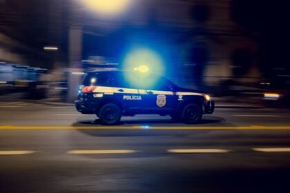Montpellier : une porsche à 175 km/h finit dans une fosse du tramway Montpellier : une Porsche à 175 km/h finit dans une fosse du tramway