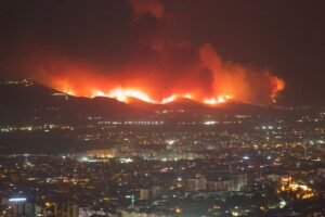 Nevada : le Hawk Fire pousse plus de 90 000 personnes à évacuer près de Reno
