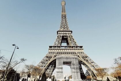 L'opposant russe boris nadejdine s'exile à paris, déclaré « agent étranger » L’opposant russe Boris Nadejdine s’exile à Paris, déclaré « agent étranger »