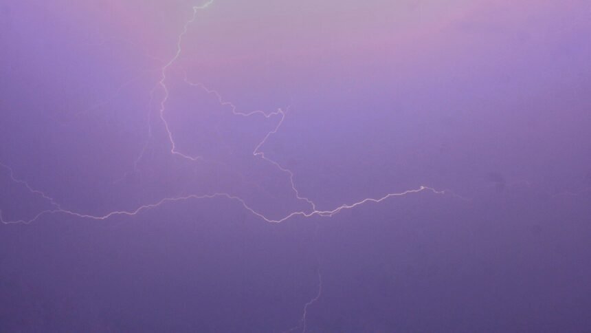 Orages : 107 départements placés en vigilance jaune ce samedi Orages : 107 départements placés en vigilance jaune ce samedi