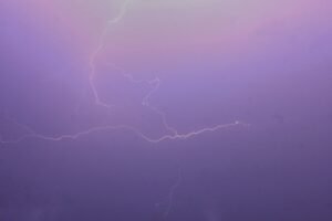 Orages : 107 départements placés en vigilance jaune ce samedi
