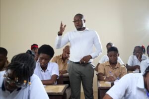 Rentrée scolaire 2026 : téléphone portable interdit au lycée, ce qui change