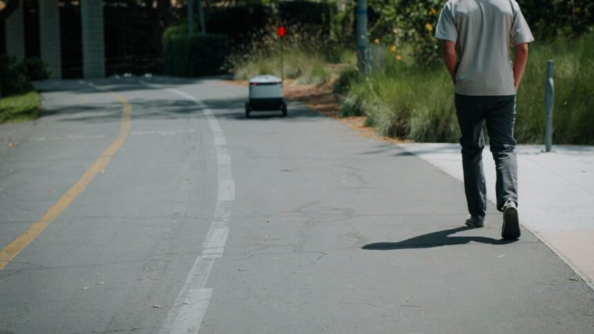 Robots de livraison : la France autorise leur circulation autonome sur la chaussée