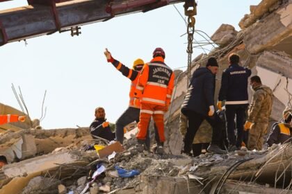 Colombie : 265 morts, 3 500 blessés — le bilan du séisme ne cesse de s'alourdir Colombie : 265 morts, 3 500 blessés — le bilan du séisme ne cesse de s’alourdir