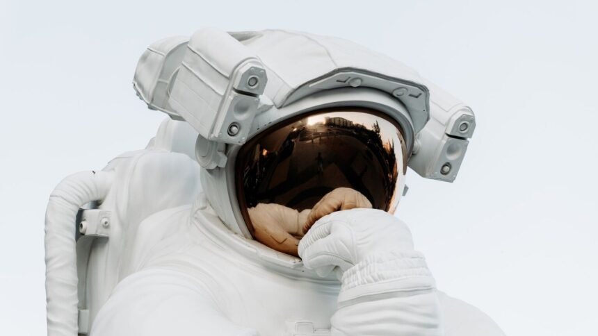 Sophie adenot rentre sur l'iss sans avoir terminé sa sortie spatiale Sophie Adenot rentre sur l’ISS sans avoir terminé sa sortie spatiale