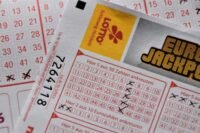 Un ticket de loterie à un million d'euros sauvé des ordures en Italie