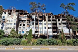 Ukraine : six morts dans des frappes russes sur Kharkiv et Soumy