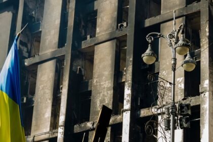 Ukraine : une frappe russe sur un entrepôt de munitions fait 37 morts Ukraine : une frappe russe sur un entrepôt de munitions fait 37 morts