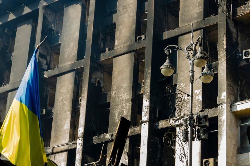 Ukraine : une frappe russe sur un entrepôt de munitions fait 37 morts