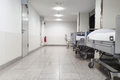 Urgences d&rsquo;Orléans : une octogénaire dénonce six jours sur un brancard